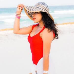 Meet your Posher, Cecilia